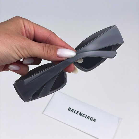 Balenciaga BB0266S 003 Sunglasses Grey Rectangle Unisex - Picture 4 of 13